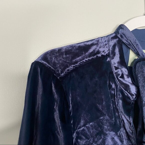 Anthropologie Maeve Blue Crushed Velvet Tie Neck Shirt REGENCYCORE - Picture 3 of 8